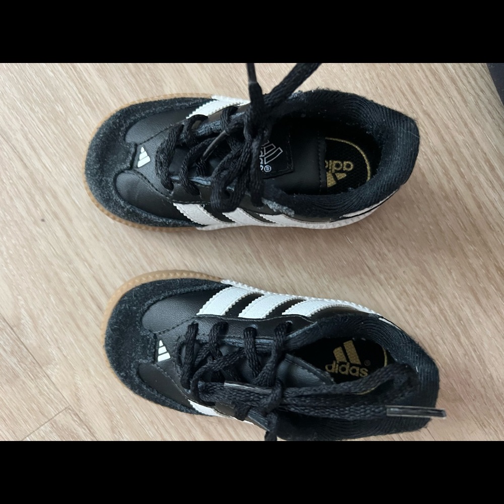 Adidas shoes 🌈